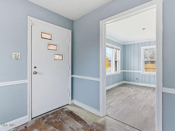 4th image of 436 Carolina Avenue