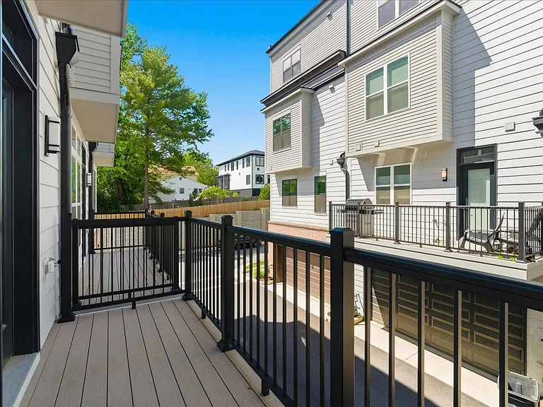 2018 Tysons Ridgeline Rd — Photo 12