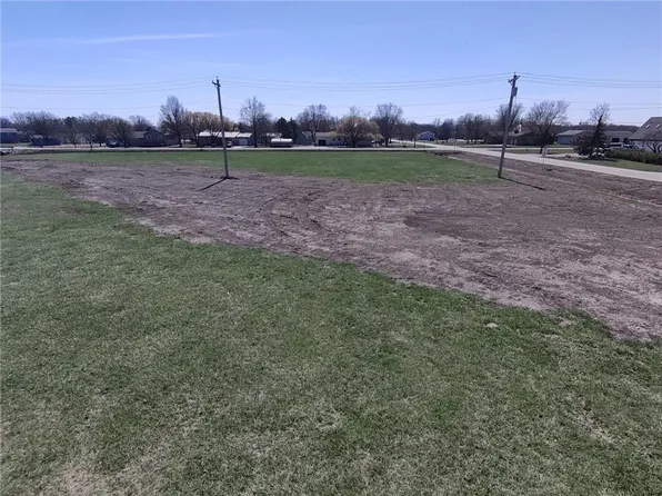 3 Cross St, Burlington, KS 66839