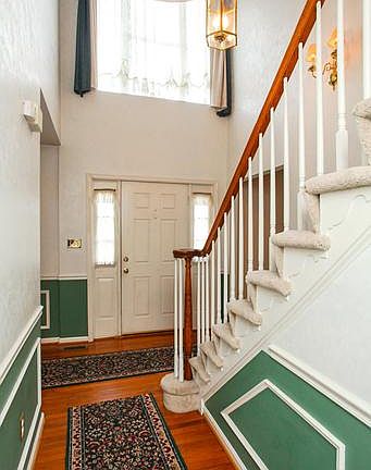 3rd image of 28 Charleston Ct