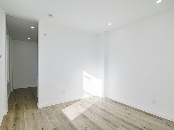 5th image of 2207 N Howard St #1R