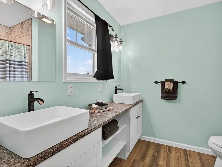135 Swallow Dr — Photo 33