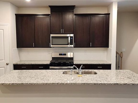 3rd image of 112 Cedar Ln