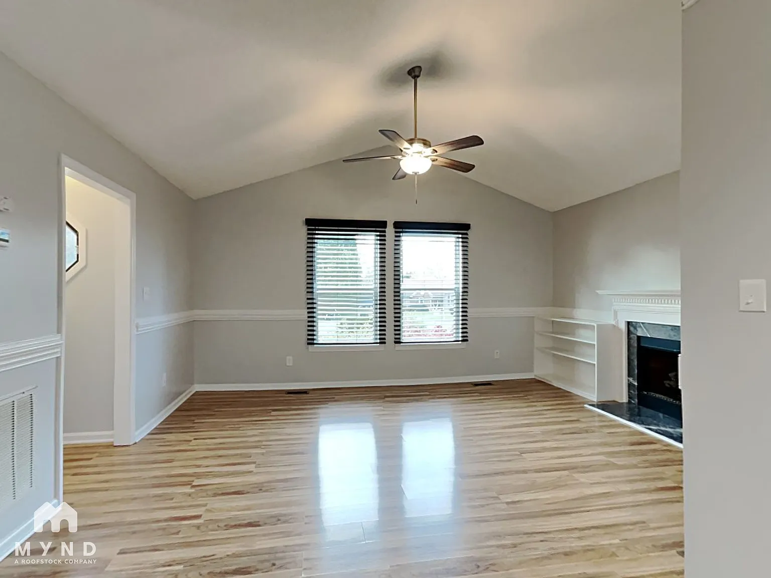 3 bed, 2.0 bath, 1320 sqft, $1,795 — Photo 2