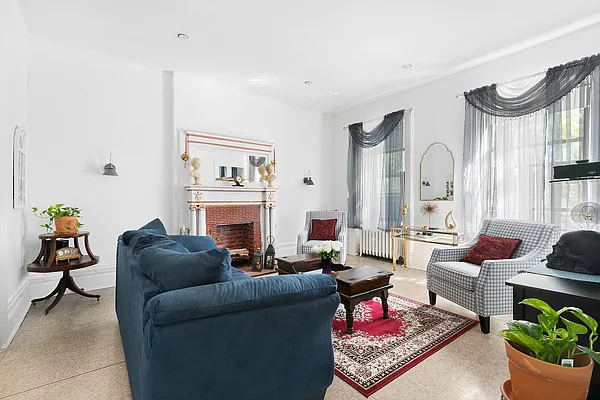 Sold by Compass | media 9