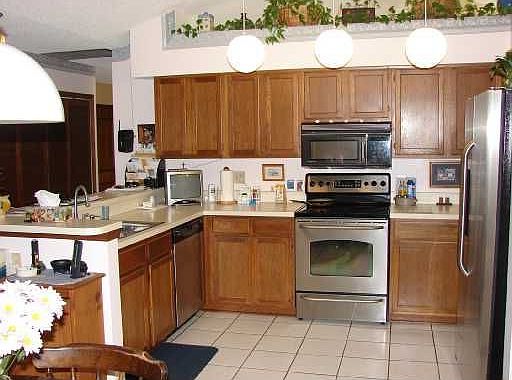 3rd image of 807 White River Dr