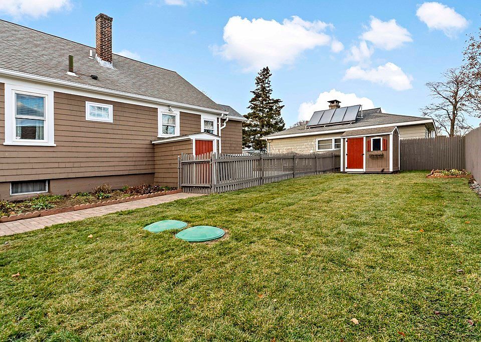 52 Worthen St, Swansea, MA 02777 Zillow