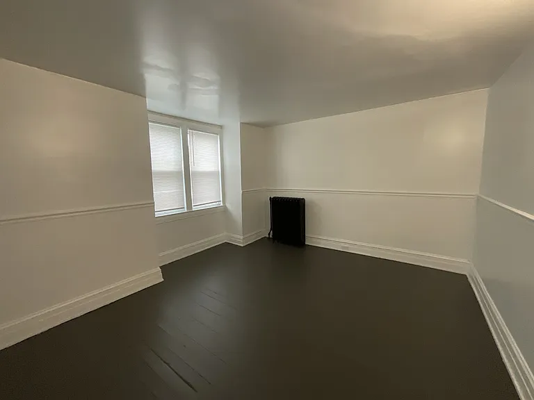 807 W Princess St — Photo 8