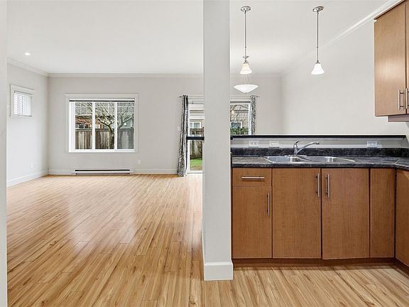 4th image of 2210 Sooke Rd #29