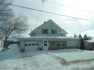 17 Community Center St, Blaine, ME 04734