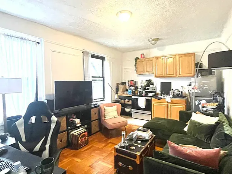 80 Haven Ave #1E — Photo 2