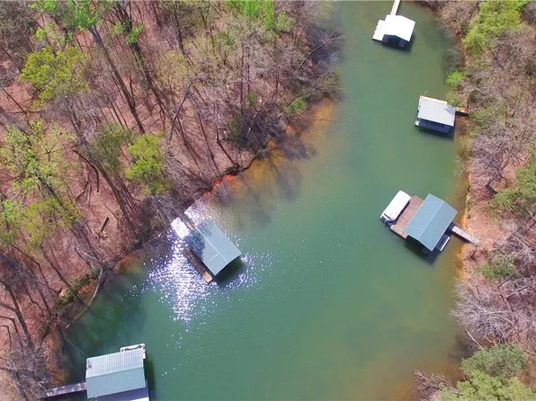 4 Shady Cove Trl, Seneca, SC 29678