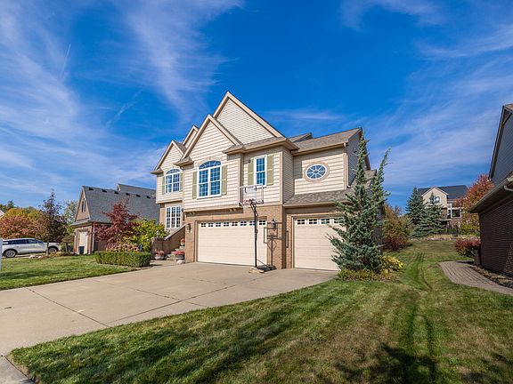 5th image of 49735 Parkside Dr