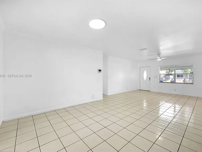 304 SW 77th Ave — Photo 4