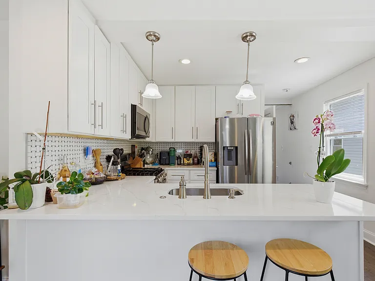 4318 Lawrence St — Photo 7