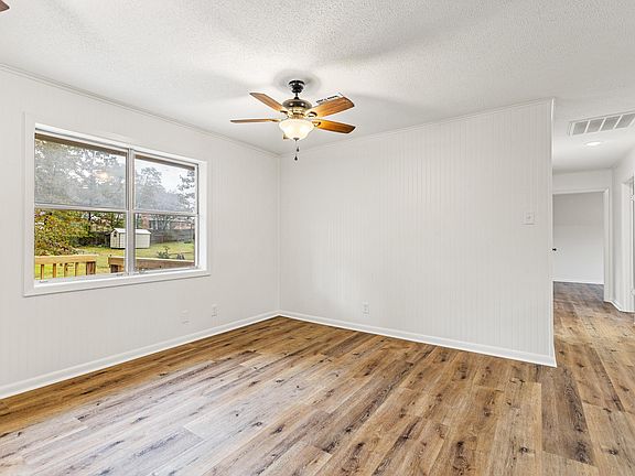 4th image of 205 E Ironwood Dr