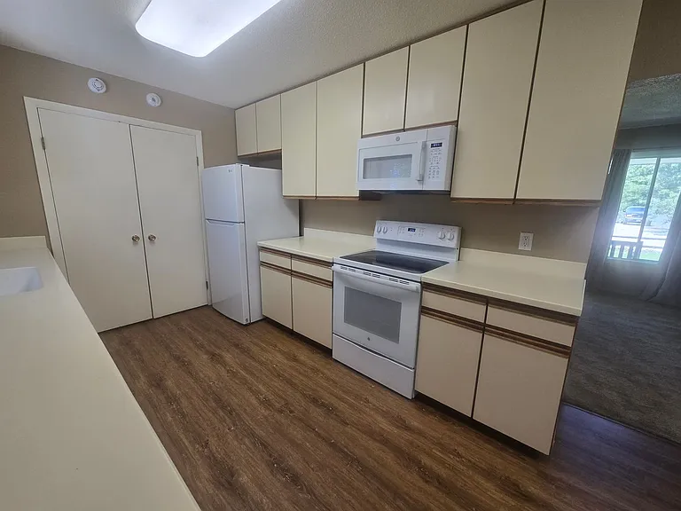 3520 Kenyon Dr — Photo 37