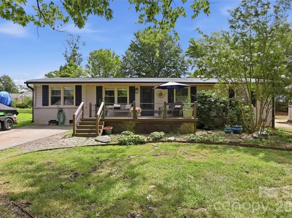 21013 Entrada Dr, Cornelius, NC 28031