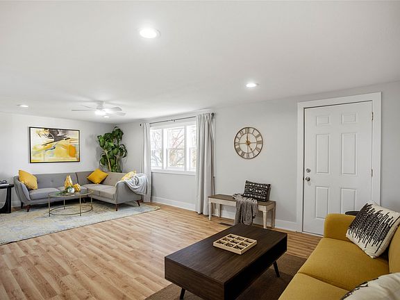 3rd image of 225 Haws Dr
