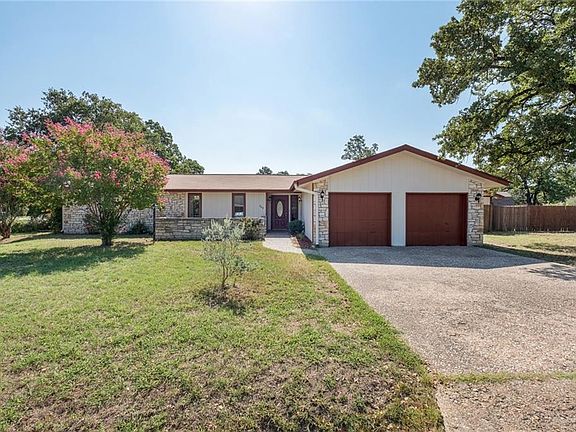 3rd image of 117 Briar Forest Dr