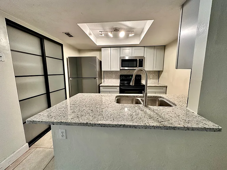 2858 Wonderwood Ln — Photo 26