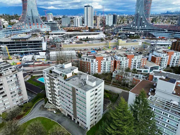 6026 Tisdall St #204, Vancouver, BC V5Z 3N3