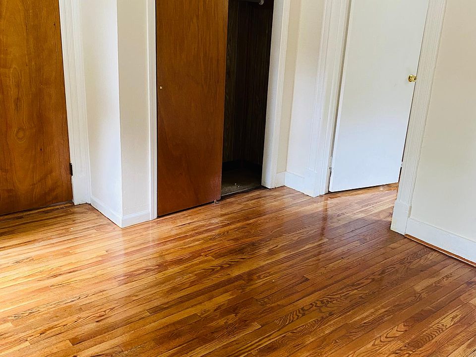 2nd image of 119 Old Bay St Floor 1