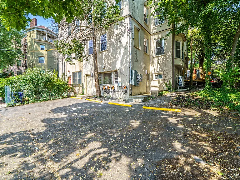 21 Regent Cir #3 — Photo 23