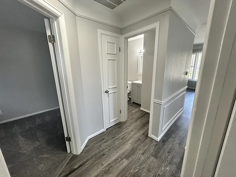 Secor Flats — Photo 75