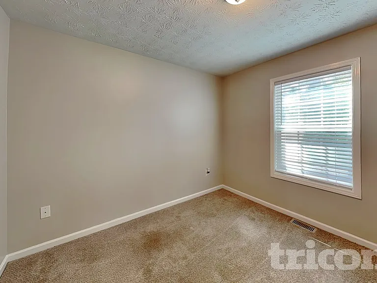 431 Bridgeport Pl — Photo 15