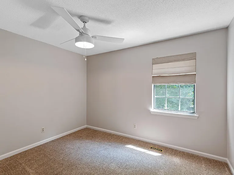 7830 Cove Ridge Dr — Photo 25