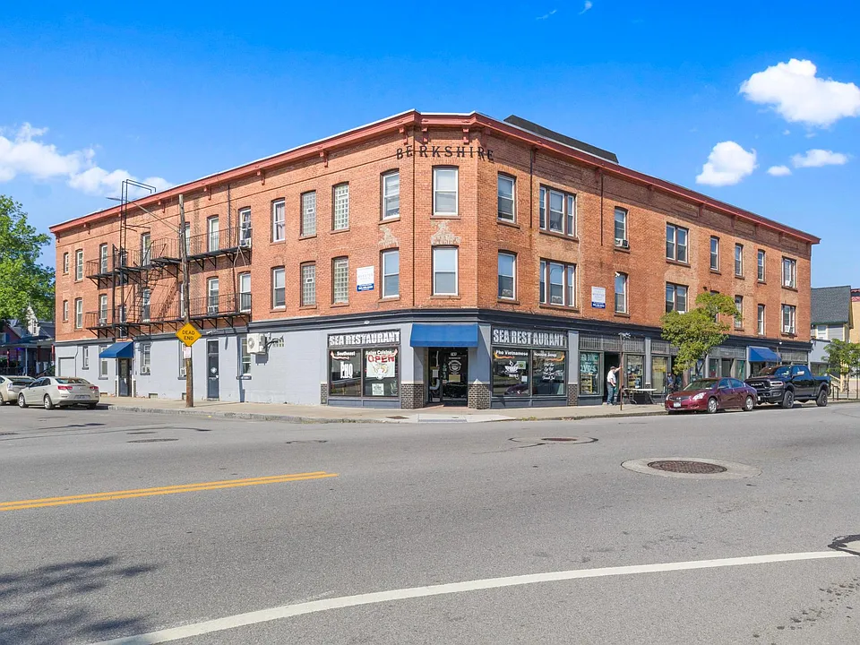 325 Rutgers St #22