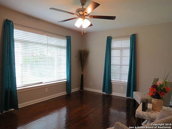 3rd image of 354 Eland Dr