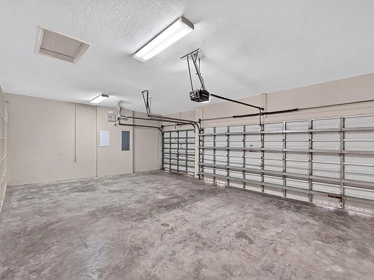 6775 SW 195th Ave — Photo 37