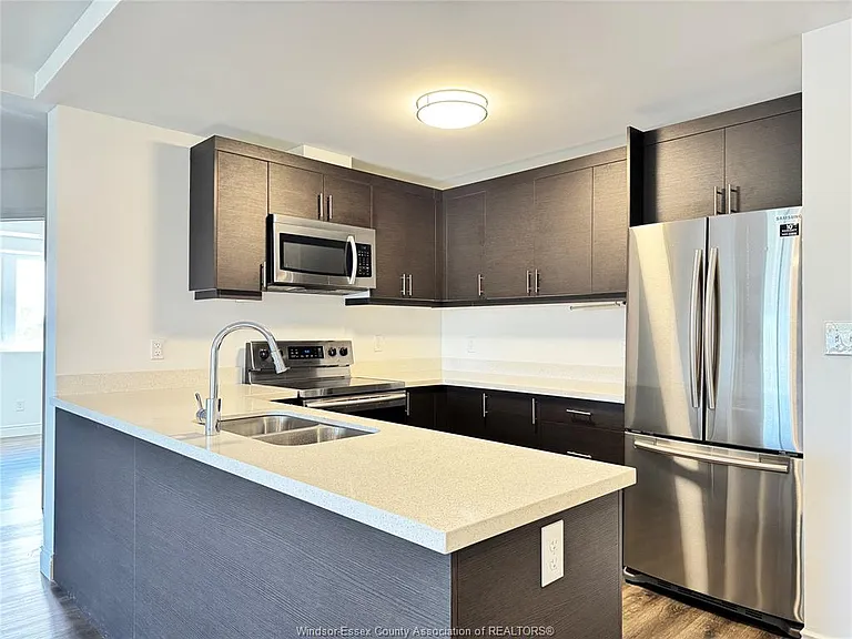 1675 Banwell Rd #406 — Photo 2