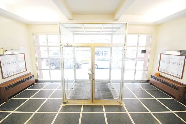 Rented by Bold New York | media 33