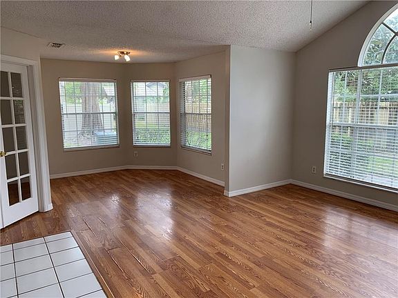 2nd image of 958 Newcastle Cir APT 106