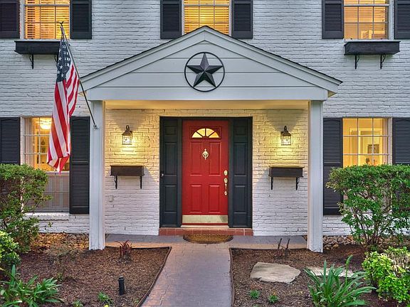 Imagine welcoming friends and family through this front entrance!