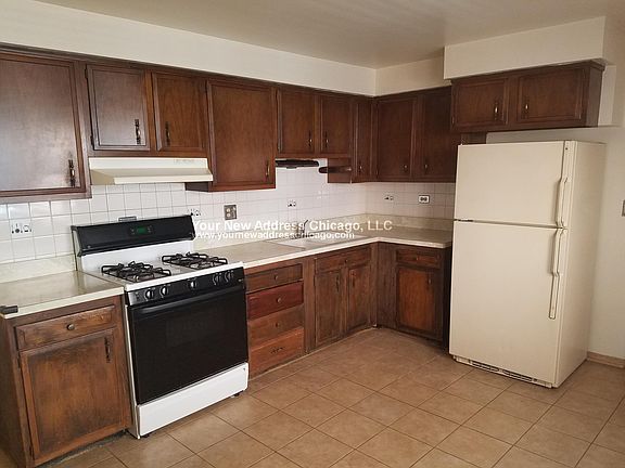 2nd image of 8728 W Berwyn Ave Unit 2N