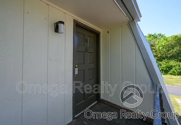 3380 McGehee Rd #H — Photo 2