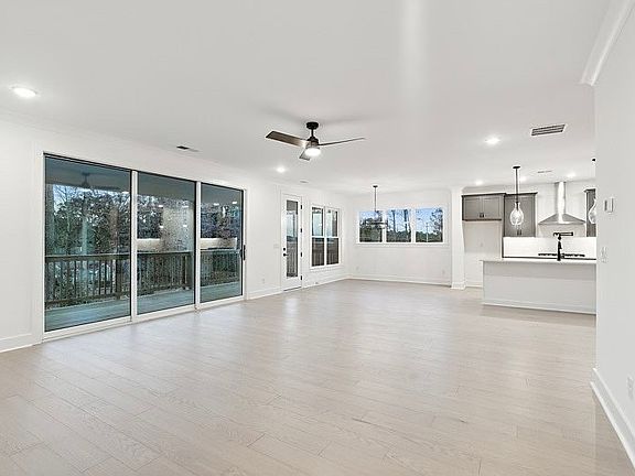 5th image of 2340 Ellis Mountain Dr #1