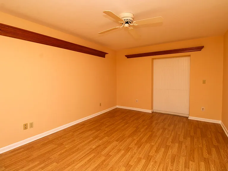 4300 Gulfstream Dr #2D — Photo 19