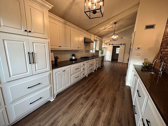 3rd image of 4527 Stillwood Ln