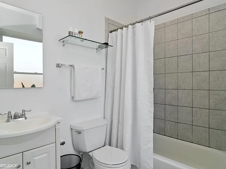 3217 W Altgeld St #3 — Photo 6