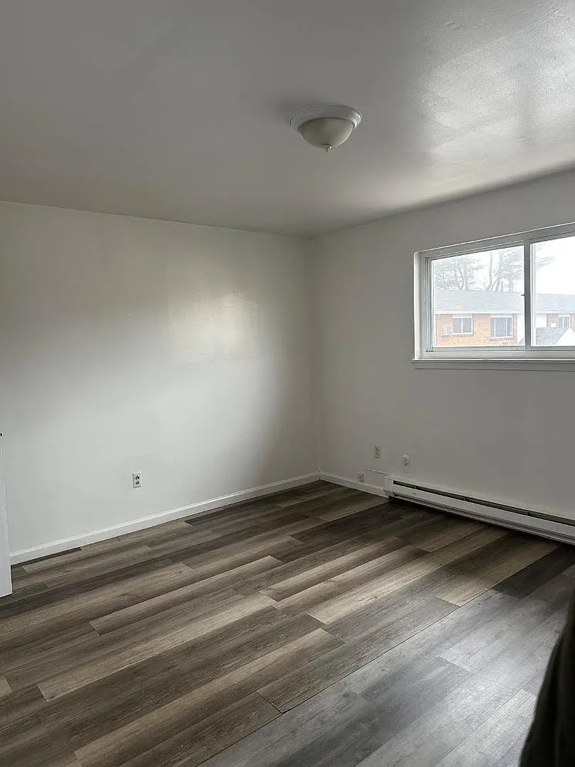 79 Yaun Ave - Apt 19 — Photo 1