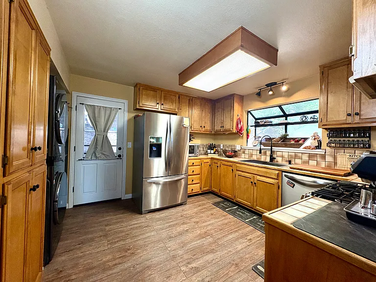 24573 Altdorf Dr — Photo 11