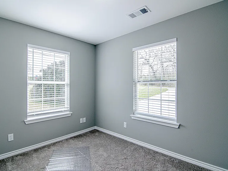 100 Shorewood Dr — Photo 20