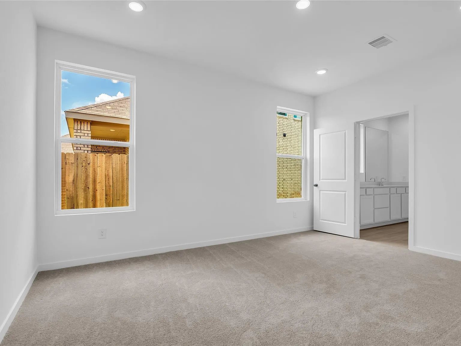 3 bed, 2.5 bath, 1635 sqft, $2,150 — Photo 4