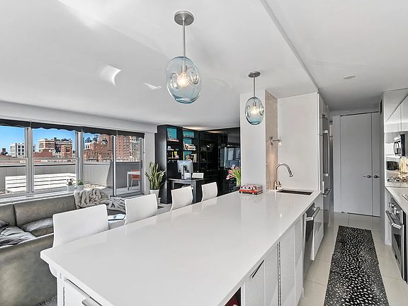 4th image of 205 3rd Ave APT 19C