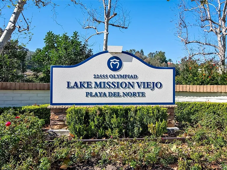11 Paloma Dr — Photo 20